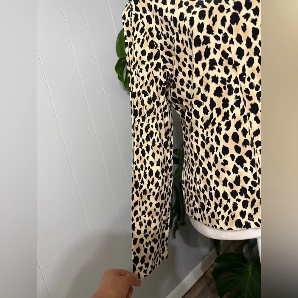 #7) Dana Buchman 97% Silk, 7% spandex stretch Top super comfy. size 14 petites